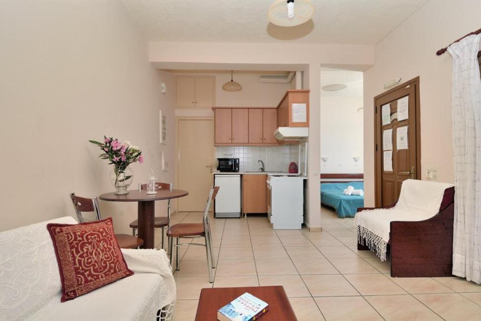 Markos Apartments 2 Stoupa Bagian luar foto