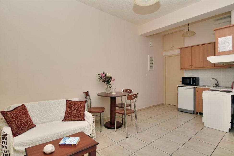 Markos Apartments 2 Stoupa Bagian luar foto
